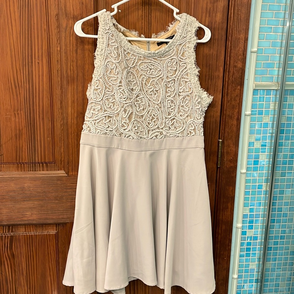 Juniors Fancy Lace Midi Dress